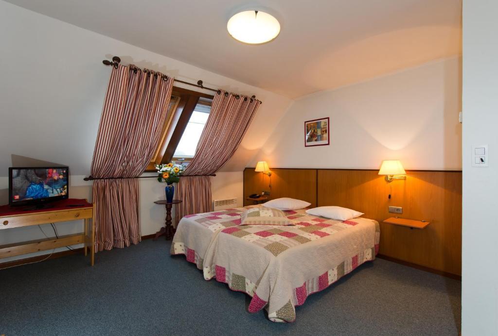 Auberge Le XIX eme Thulin Chambre photo